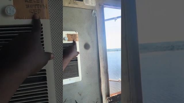 🥸🥸🥸 Being goofy as usually 🤣😭🤣 #craneoperator #docklife #vessel #excavator #frontendloader #ships