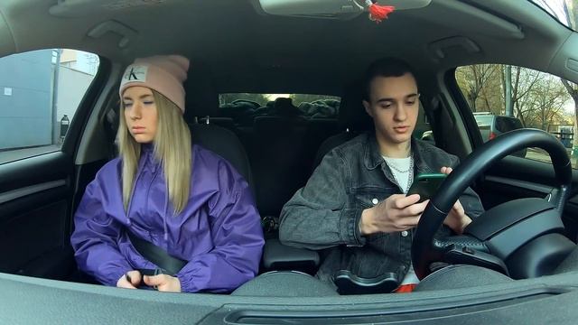 НАРКОМАНЫ в такси ЕДУТ за ЗАКЛАДКОЙ! ПАССАЖИРКА В ШОКЕ / РЕАКЦИЯ ЛЮДЕЙ смотреть онлайн