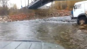 УАЗ 469 в брод.