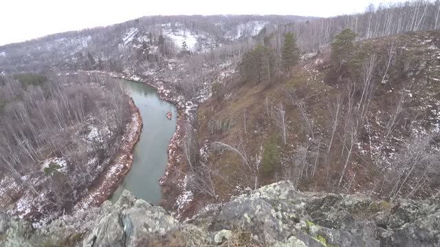Сплав поздней осенью по реке Бердь смотреть онлайн