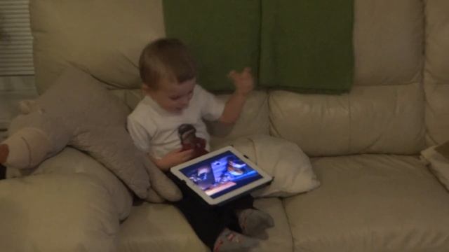 Mrňousek šikula A Ipad.MTS