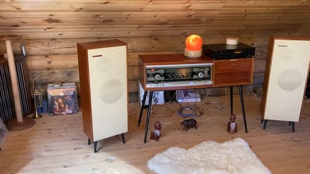 Радиола Симфония + плеер JVC + кабели EFa Life смотреть онлайн