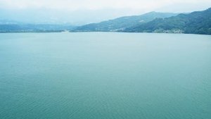 Drone DJI Air 2S Mostra Lago di Santa Croce 🇮🇹 no Caminho Para as Dolomitas! Cinematic 4K Footage