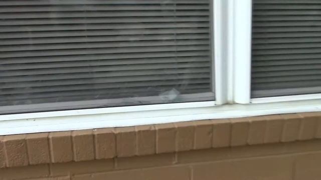 May 2016 - Outside Office with Broken Window - MVI 0159 смотреть онлайн