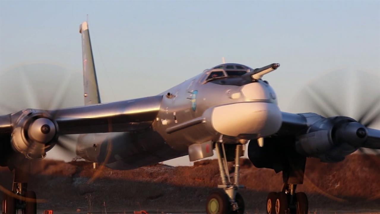 Новый полет совершили стратегические ракетоносцы над нейтральными водами Японского моря