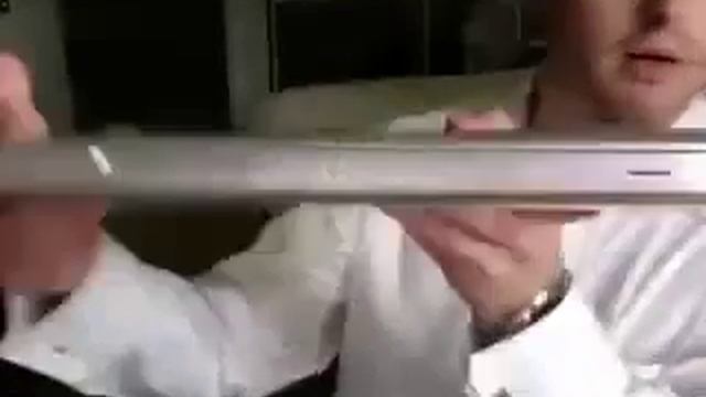 Unboxing the New Aluminum Macbook (2.4Ghz)1953 смотреть онлайн