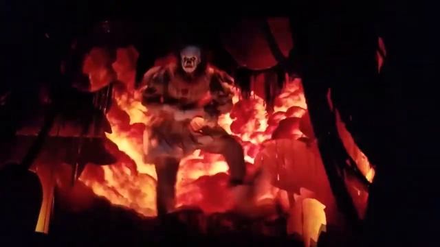 Танец клоуна Пеннивайза - Хардбас (Школа колбасы) смотреть онлайн