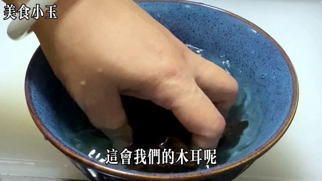 苦瓜直接放油炒就錯了，分享您飯店不外傳的訣竅，口感清爽又翠綠，【美食小玉】，#苦瓜食譜，#苦瓜料理，#苦瓜的做法，#苦瓜炒雞蛋怎麼炒才好吃，#美食，#苦瓜炒雞蛋怎麼做不苦，#烹飪教學，#苦瓜，#雞蛋
