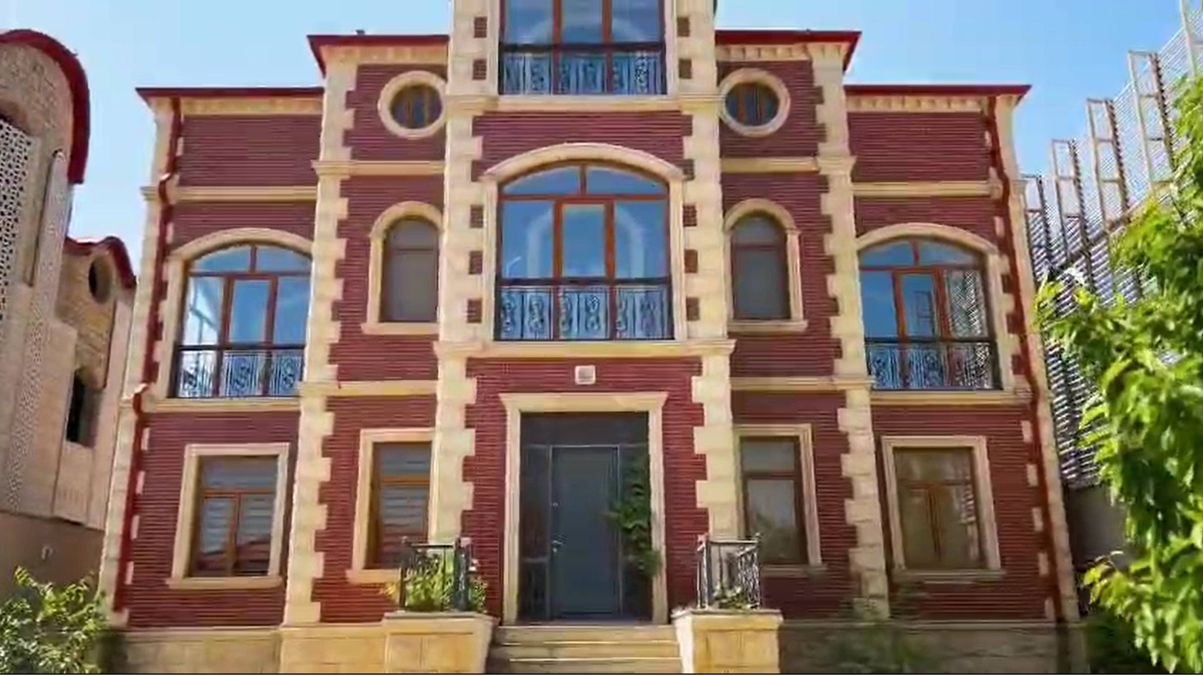 В поселке Фатмаи, город Баку, продается вилла с мебелью