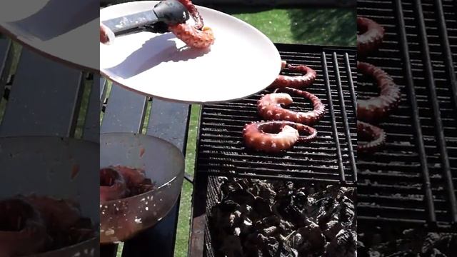 Осьминог на гриле с овощами  Готовим вместе - Деликатеска.ру