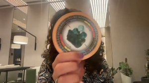 Камни для хорошей коммуникации с окружающими: перидот, желтый топаз и хризоколла