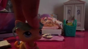 FIRST OFFICIAL LPS VIDEO ON LPS CUPCAKE CHERRY!!!