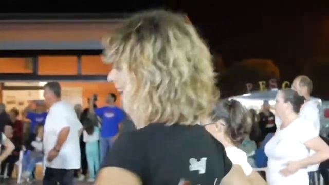 "Arrogante "ballo di gruppo e Annalisa e baia blu смотреть онлайн