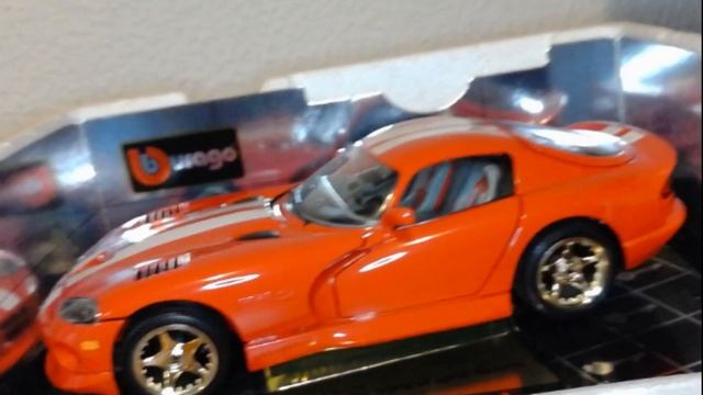 Dodge Viper - GTS Coupé (1997) - Burago смотреть онлайн