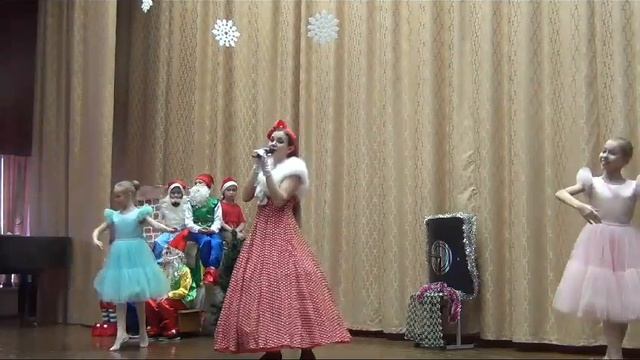 Новогодний❄ Мюзикл ❄....."Часы 12 бьют" Часть-4 "Белоснежка и 7 гномов" ❄Марина Плотникова❄ смотреть онлайн
