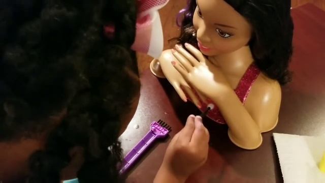 BARBIE FLIP and REVEAL DELUXE STYLING HEAD смотреть онлайн