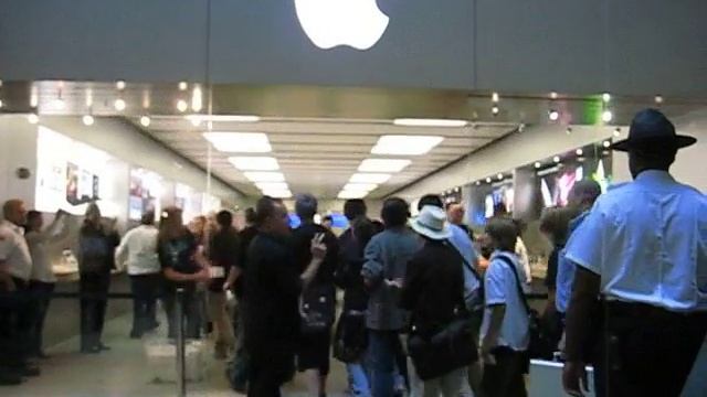 Providence Apple store opening смотреть онлайн