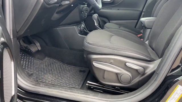 2020 Jeep Renegade Altitude 4x4 MI Royal Oak, Birmingham, Troy, Bloomfield Hills, Madison Heigh... смотреть онлайн