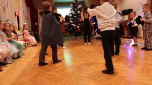 Утренник . Танец - Сыщиков .