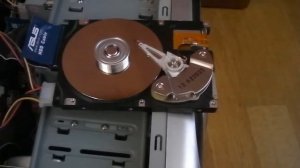 Disassembled HDD (Работа разобранного жесткого диска)