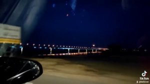 едем по ночному городу