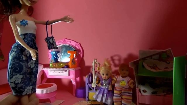 Мультик про кукол. Макс и Катя выбирают наряд маме. Даринелка ТВ смотреть онлайн