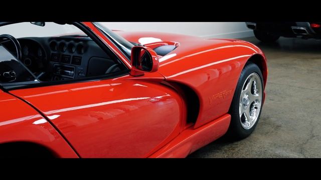 1998 Dodge Viper GTS | Cinematic Walkaround смотреть онлайн