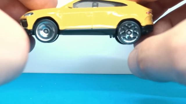 Hot Wheels '17 Lamborghini Urus - HW Exotics - 2020 Flash Review смотреть онлайн