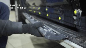 Накладка водительской двери Ленд Ровер Дискавери 3, Дискавери 4. Типичная проблема.