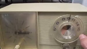 Mr. Robot Shop - GE General Electric Clock Radio AM - 1960s / 1970s