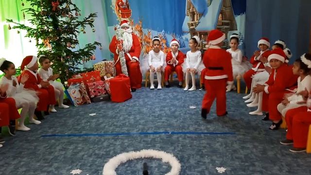 ДГ "Здравец" гр. Кермен - Коледно тържество "Чудна звезда" смотреть онлайн