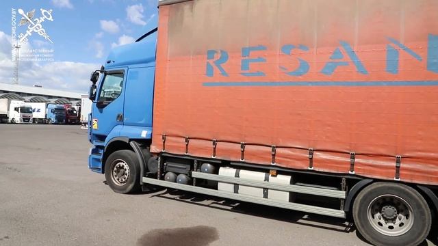Брестские таможенники пресекли 5 попыток ввоза тягачей и полуприцепов по заниженной стоимости смотреть онлайн