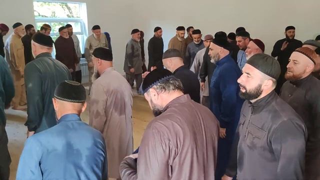 Зикр в Старых-Атагах 30 июля 2021(Ильяс волчахь) Zikr in the city Starye-Atagi Chechen republic смотреть онлайн