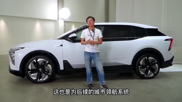 高合HiPhi Y抢先体验，依旧炫酷的它能否撑起销量重担！高 смотреть онлайн