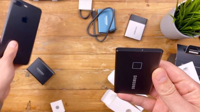 Unbox: Samsung SSD T7 Touch смотреть онлайн