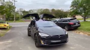 Вклчить танец на TESLA MODEL X P90D