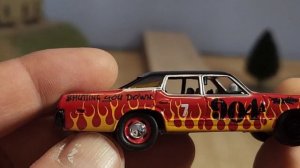 Johnny Lightning 1:64 Demolition Derby 1974 Dodge Monaco Fire Marshall vehicle