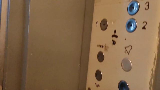 Лифт КМЗ 2004 г. (гробовоз) @ Парковка аэропорта Внуково смотреть онлайн