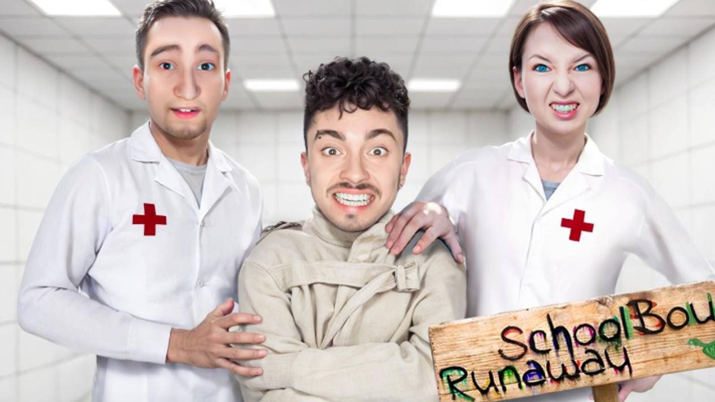 Я СХОЖУ С УМА В ДОМЕ ЗЛЫХ РОДИТЕЛЕЙ В SCHOOLBOY RUNAWAY В МАЙНКРАФТ!