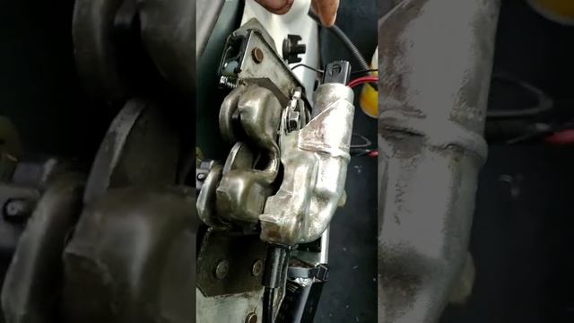 1990 Pontiac Firebird Rear Hatch Motor Case Repair - Part 2 смотреть онлайн