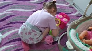 Играем с куклами. Baby Born. Софья-Николь играет в куклы. Беби бон превращается в настоящего малыша
