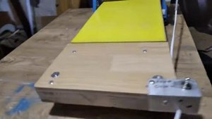 Столик для прокатки  вощины