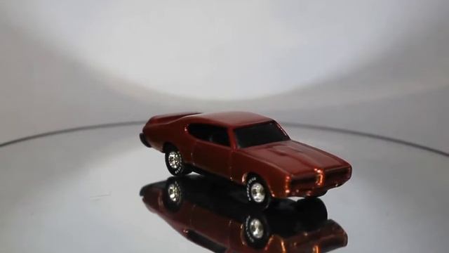 Hot Wheels Custom 1969 Pontiac GTO смотреть онлайн