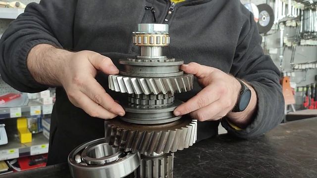 Odc.4 .Skrzynia biegów jak działa reduktor ursus 385 902 904 1014 1224 górny wałek, tylna część, смотреть онлайн