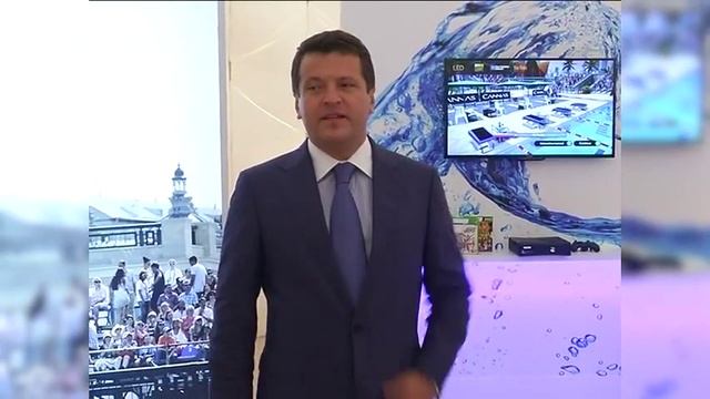 Ильсур Метшин прогулялся по парку ФИНА смотреть онлайн