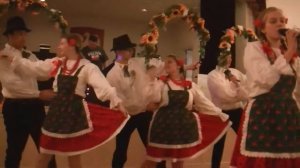 Czerwone Jabuszko (Red Apple) Polish song and dance by PIAST