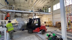 Разгрузка деаэратора Энтророс весом 1400 кг