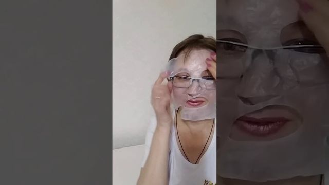 Как нанести тканевую маску Новэйдж Novage из биоцеллюлозы с ниацинамидом и экстрактом центеллы