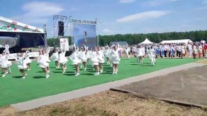 Акция памяти "День белых журавлей" от ансамблей танца "Улыбка" и "Ассорти" г. Йошкар-Ола