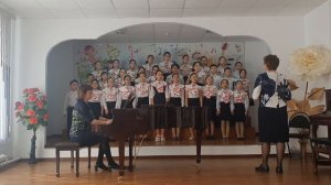 Хор средних классов.